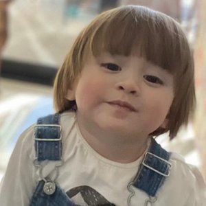 Meet your Posher, Erisela